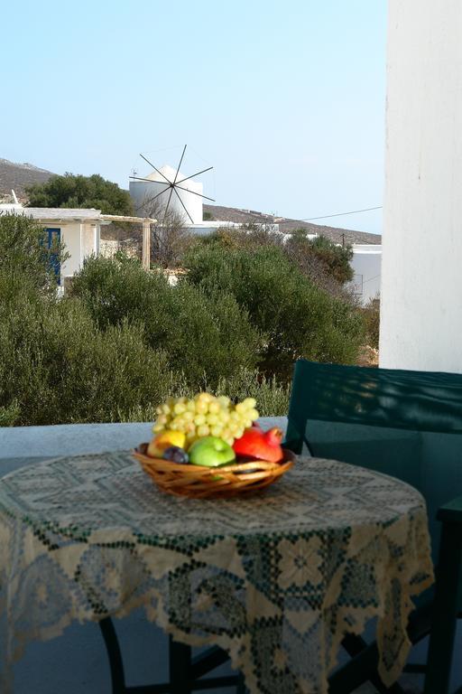 Irene Rooms Folegandros Island Екстер'єр фото