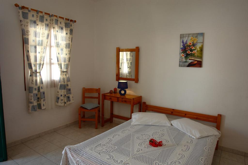 Irene Rooms Folegandros Island Екстер'єр фото