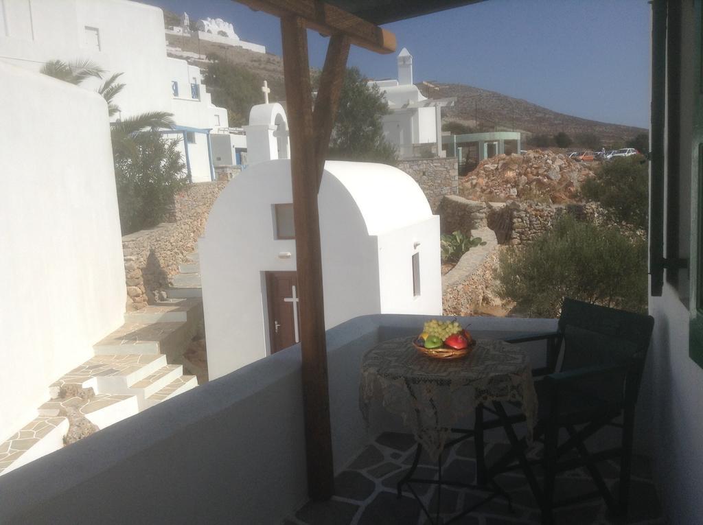 Irene Rooms Folegandros Island Екстер'єр фото