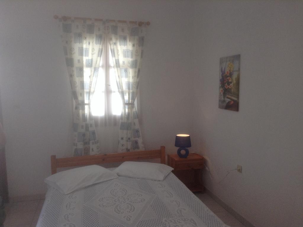Irene Rooms Folegandros Island Екстер'єр фото