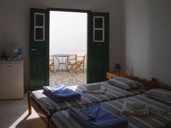 Irene Rooms Folegandros Island Екстер'єр фото