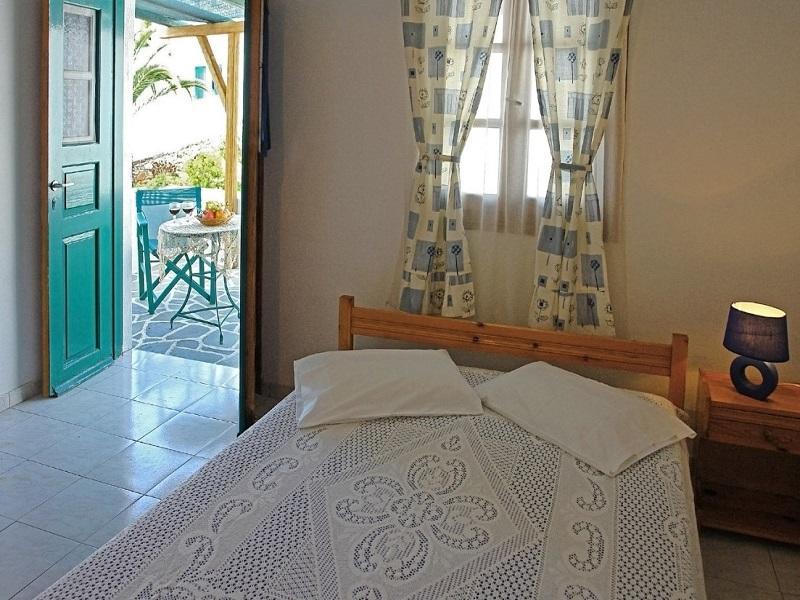Irene Rooms Folegandros Island Екстер'єр фото