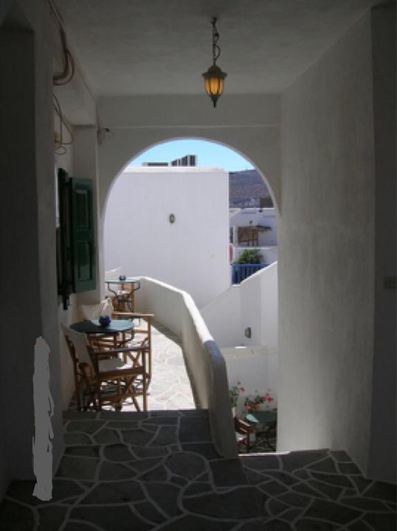 Irene Rooms Folegandros Island Екстер'єр фото